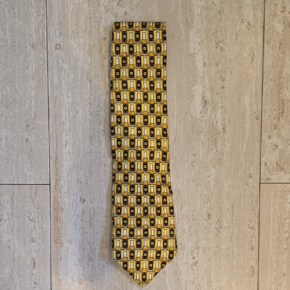 V2 By Versace Stylish 100% Silk Patterned Tie